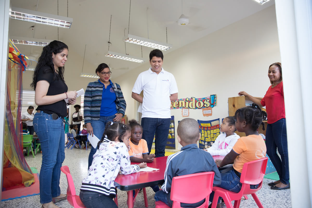 Equipo de DIGEPRES conoce servicios del INAIPI 